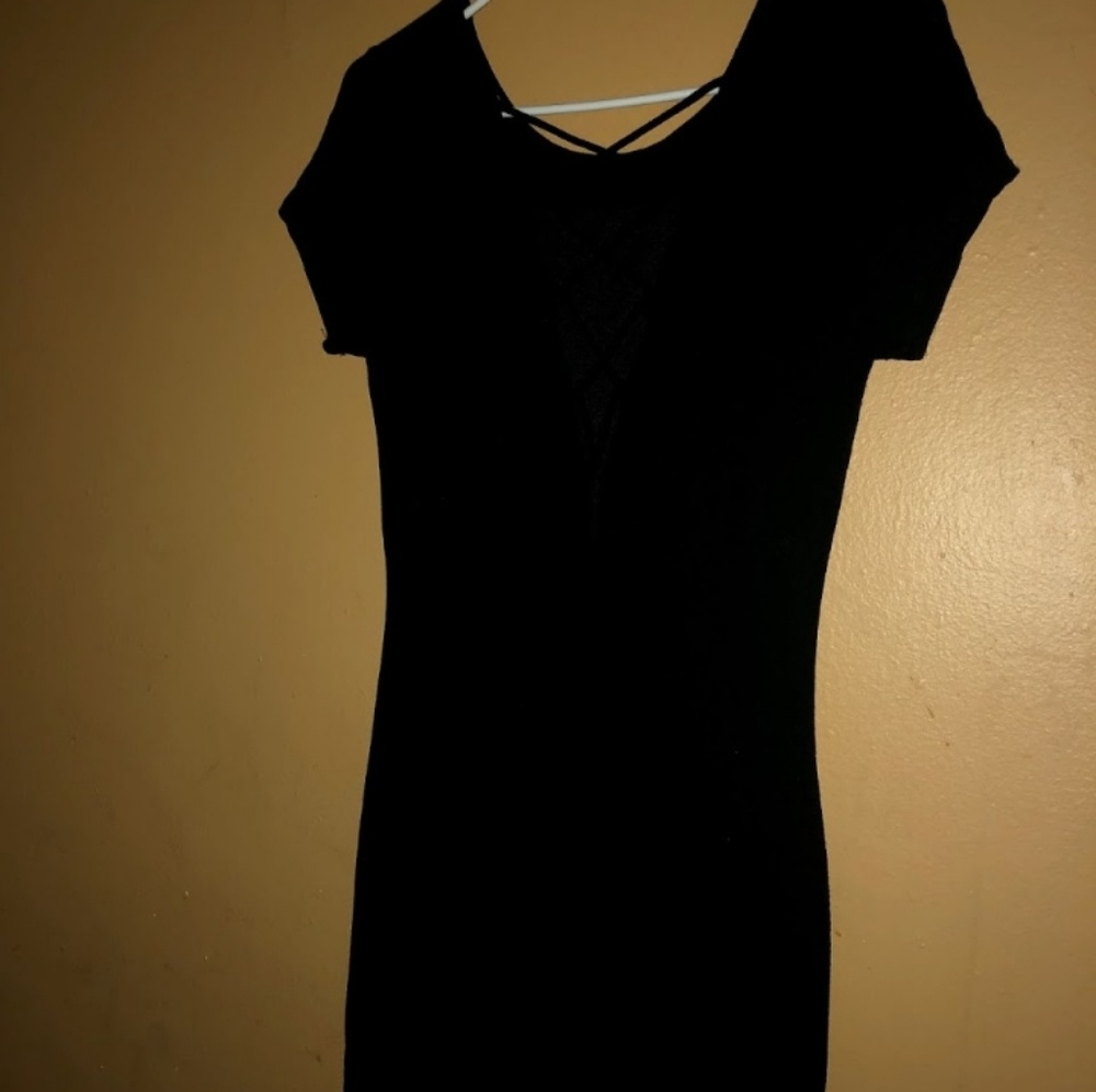 Black bodycon dress